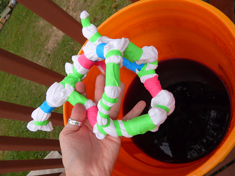 And now the scrunch & tape dye shirt!